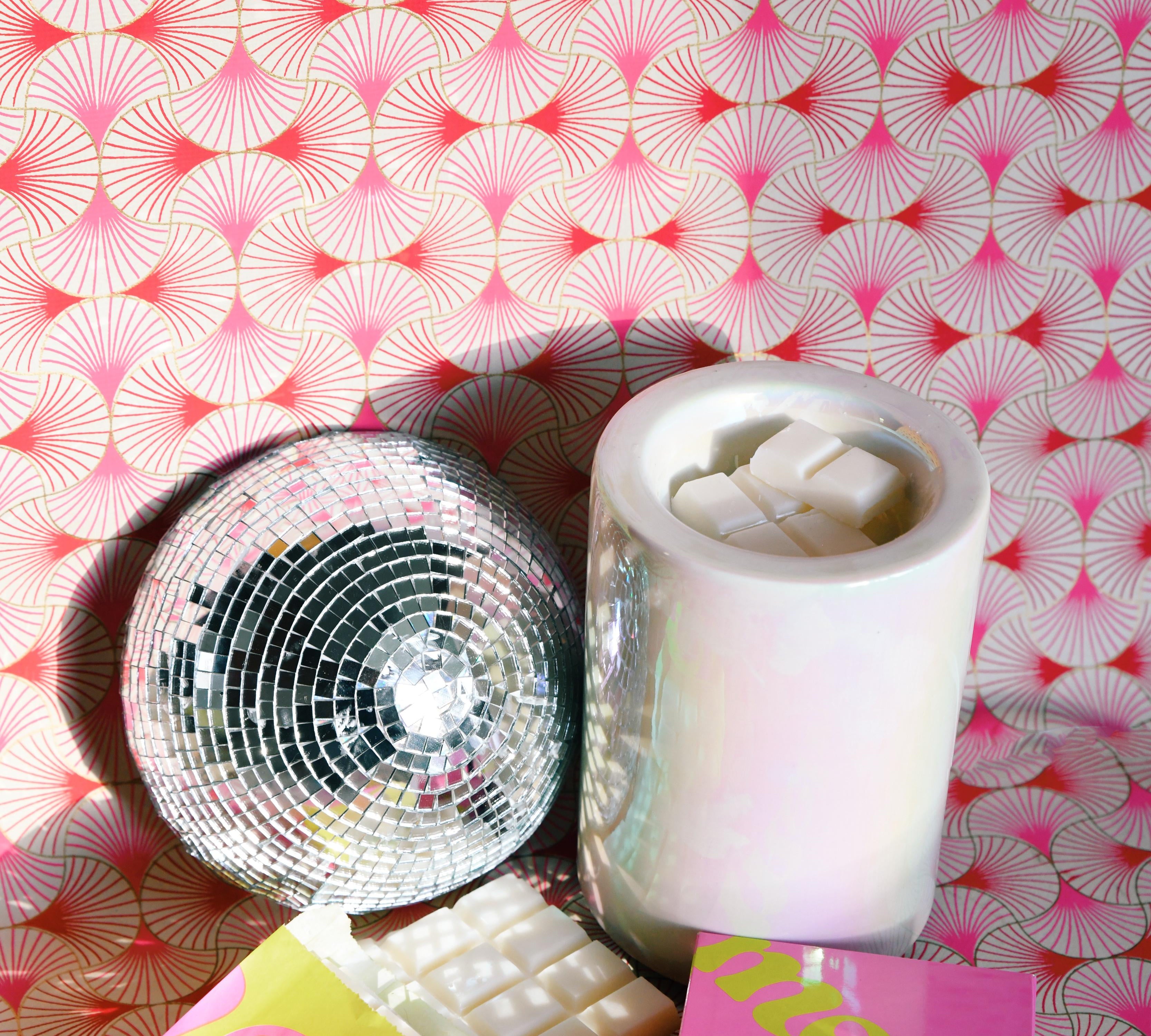 What is a wax melt? What are wax bars?