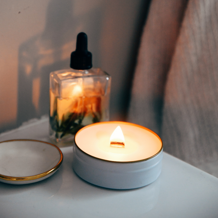 Travel Candle - Drunken Elves | Notes: Roasted Chestnut and Rum Scented Wooden Wick Candle